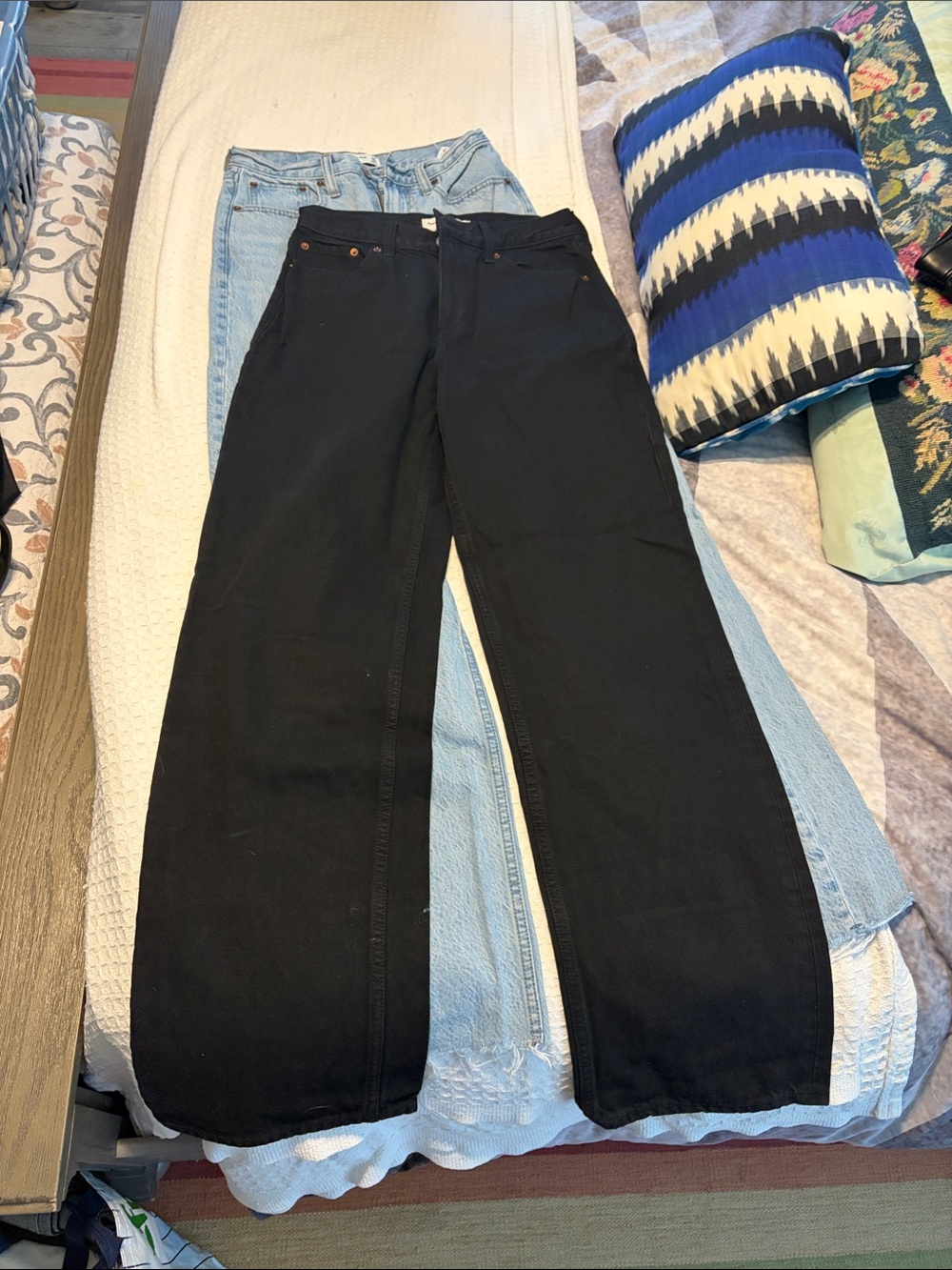 2 Classic high rise loose from A&F